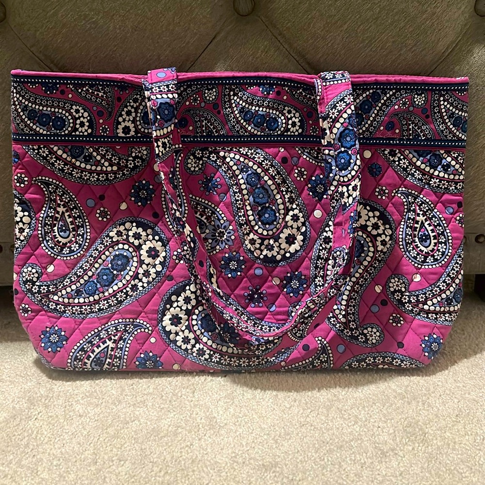 Vera Bradley Boysenberry Tote 😍 Excellent Used Condition